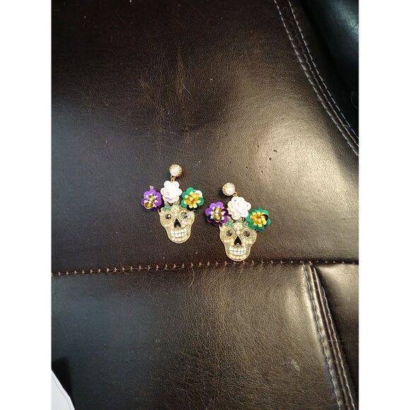 Gorgeous ICED Sugar Skull Dangle Earrings 3D Flowers Halloween Day of The Dead - Picture 7 of 8